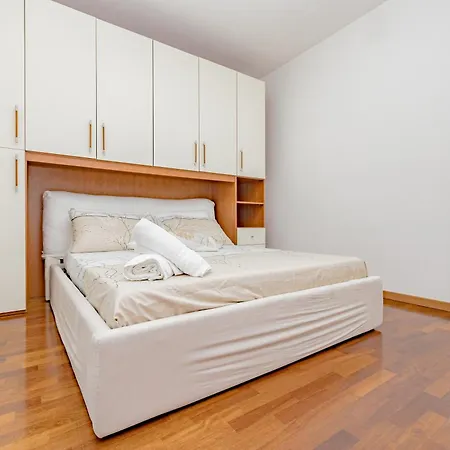 Apartamento Skyline Milano-terrazza E Box Auto Esclusivo