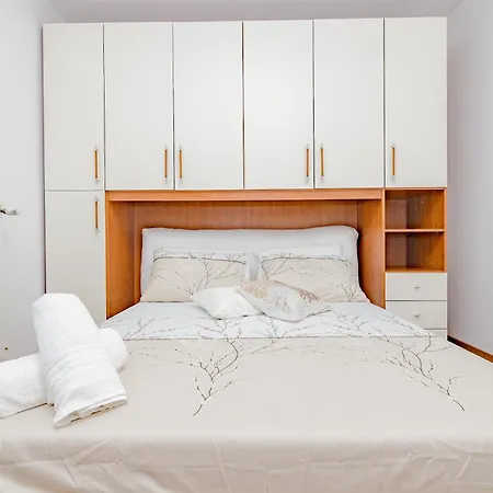 Daire Skyline Milano-terrazza E Box Auto Esclusivo