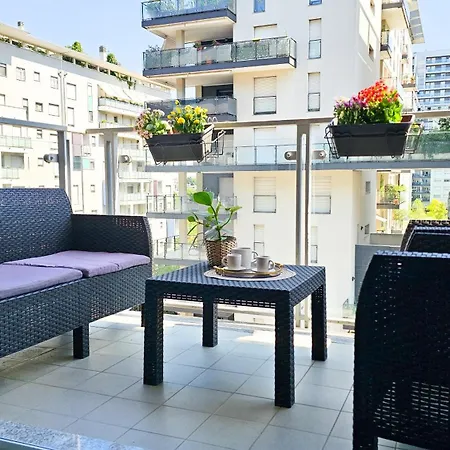 Skyline Milano-terrazza E Box Auto Esclusivo Daire Milano