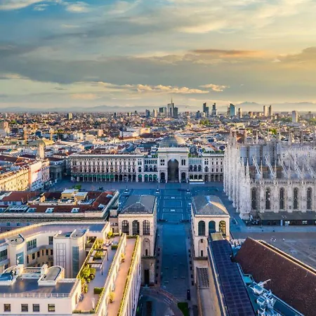 Skyline Milano-terrazza E Box Auto Esclusivo * Milan