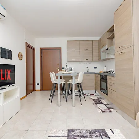 Skyline Milano-terrazza E Box Auto Esclusivo Apartment *